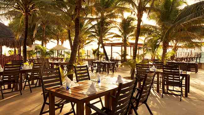 peaceful outdoor dining seating at el dorado royale in riviera maya cancun